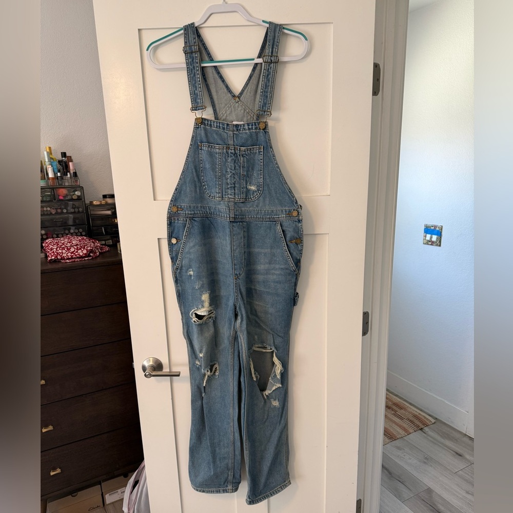 Urban outfitters BDG distressed overalls